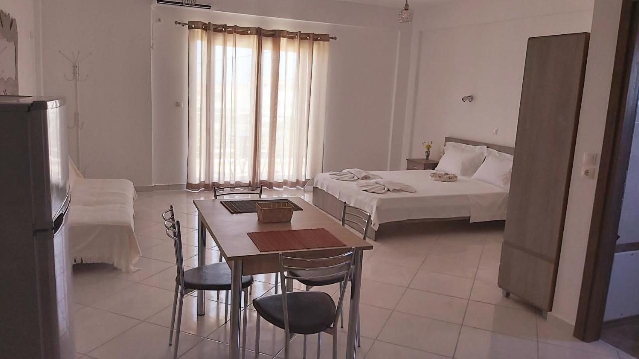 Nikko'S Apartments Elafonisos ภายนอก รูปภาพ