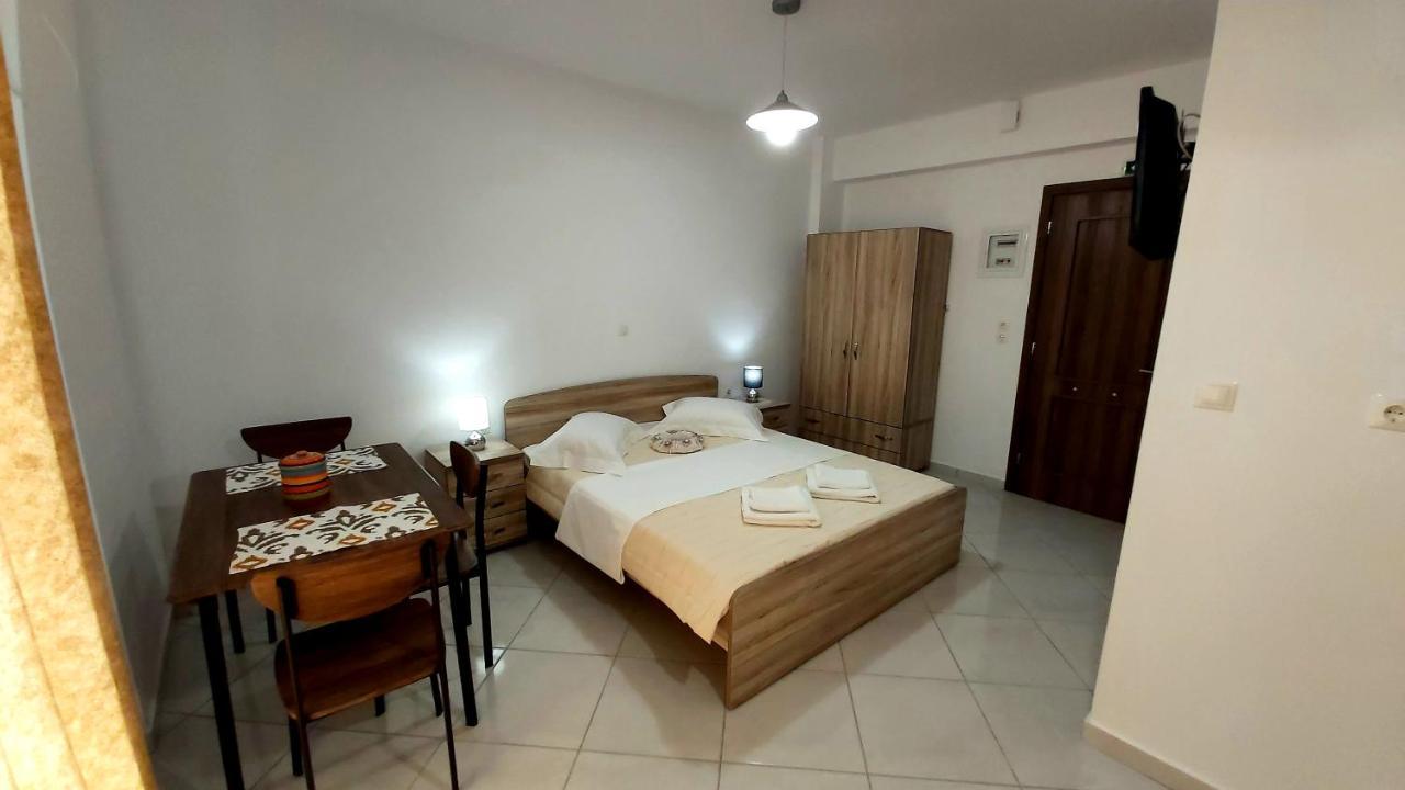 Nikko'S Apartments Elafonisos ภายนอก รูปภาพ